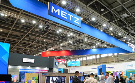 METZ debuteert op IFA 2024: OLED-scherm en glazen frame cre&euml;ren hoogwaardige esthetische tv